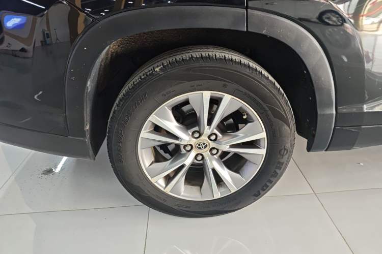 Used Toyota Highlander 2015 2.0T Two-Wheel Drive Elite Edition 7 Seats Right Rear Wheel Hub