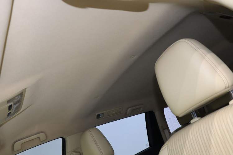 Used Toyota Highlander 2015 2.0T Four-Wheel Drive Elite Edition 7-Seater Roof