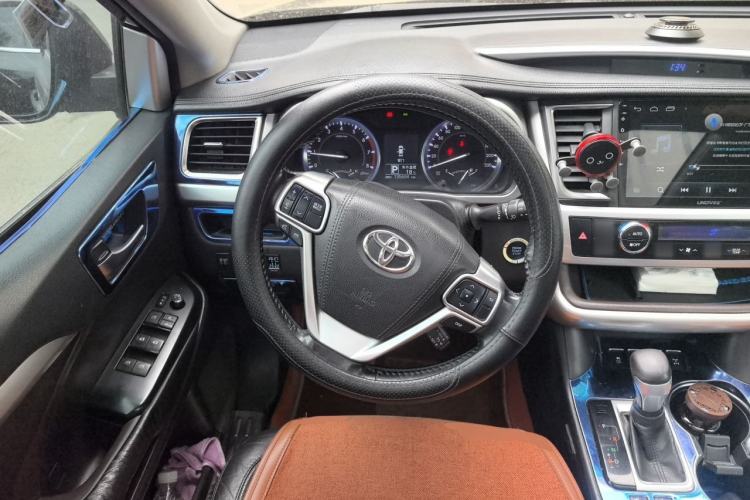 Used Toyota Highlander 2015 2.0T Four-Wheel Drive Luxury Edition 7-Seater Steering Wheel