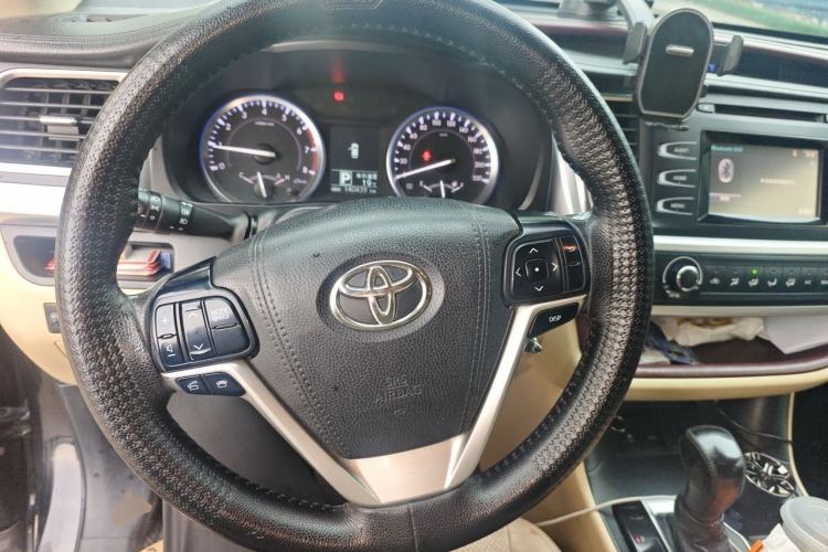 Used Toyota Highlander 2015 2.0T Two-Wheel Drive Elite Edition 7 Seats Steering Wheel