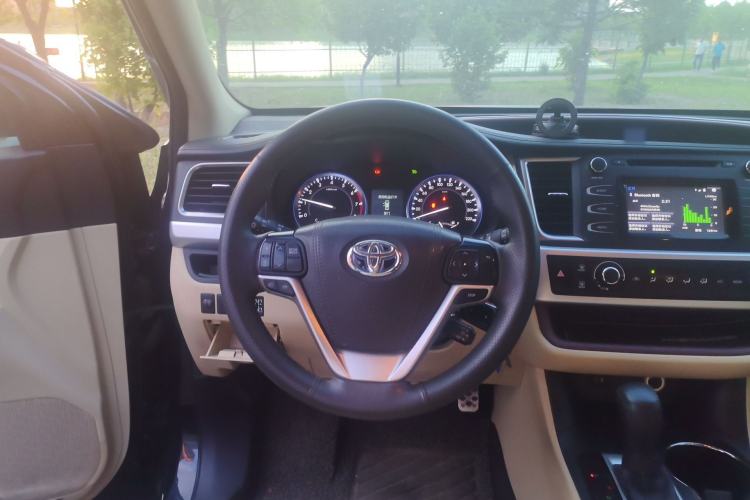 Used Toyota Highlander 2015 2.0T Four-Wheel Drive Elite Edition 7-Seater Steering Wheel