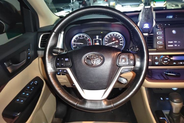 Used Toyota Highlander 2015 2.0T Four-Wheel Drive Ultimate Edition 7-Seater Steering Wheel