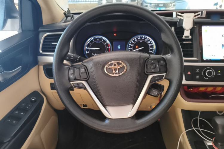Used Toyota Highlander 2015 3.5L 4x4 Elite Edition 7-Seater Steering Wheel