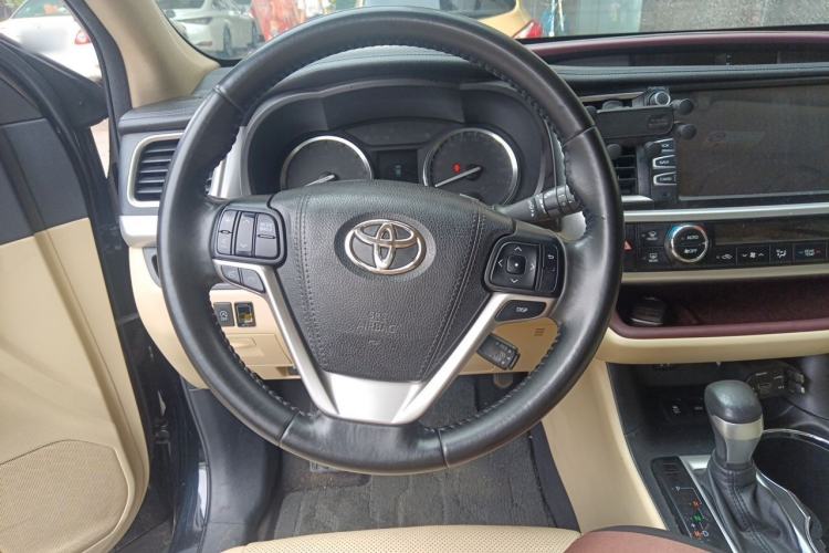 Used Toyota Highlander 2015 2.0T Four-Wheel Drive Luxury Edition 7-Seater Steering Wheel