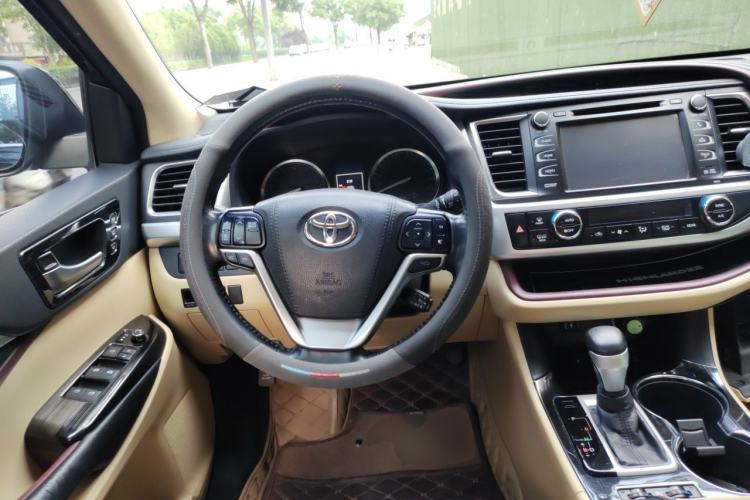 Used Toyota Highlander 2015 2.0T Four-Wheel Drive Ultimate Edition 7-Seater Steering Wheel