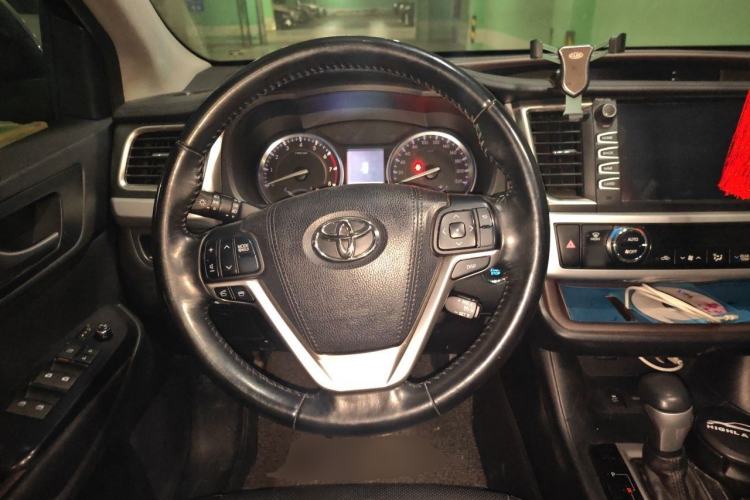 Used Toyota Highlander 2015 2.0T Four-Wheel Drive Luxury Edition 7-Seater Steering Wheel