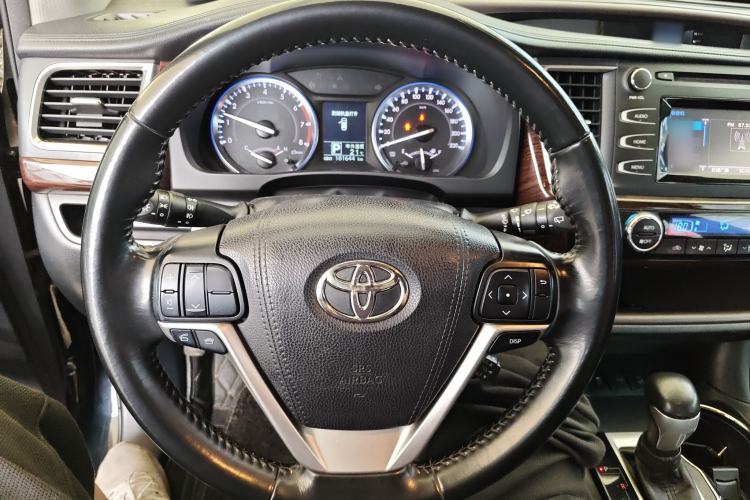 Used Toyota Highlander 2015 2.0T Four-Wheel Drive Luxury Edition 7-Seater Steering Wheel