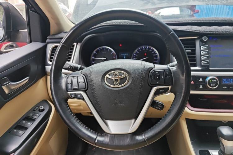 Used Toyota Highlander 2015 2.0T Four-Wheel Drive Luxury Edition 7-Seater Steering Wheel