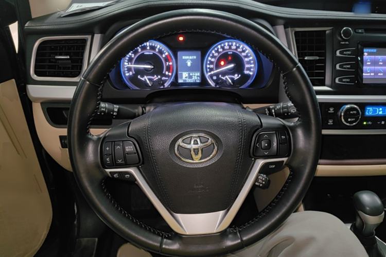 Used Toyota Highlander 2015 2.0T Four-Wheel Drive Luxury Edition 7-Seater Steering Wheel