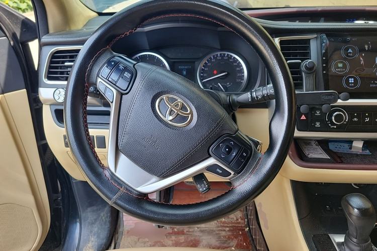 Used Toyota Highlander 2015 2.0T Four-Wheel Drive Elite Edition 7-Seater Steering Wheel