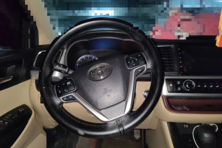 Used Toyota Highlander 2015 2.0T Two-Wheel Drive Elite Edition 7 Seats Steering Wheel
