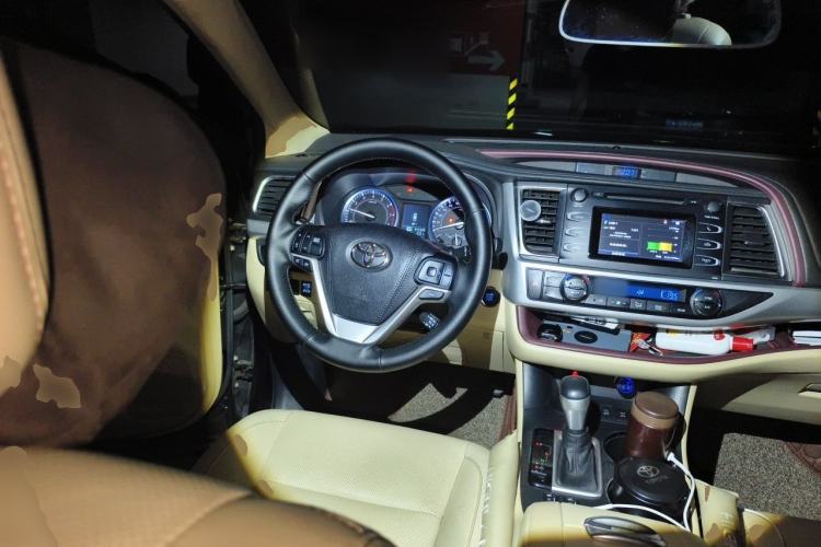 Used Toyota Highlander 2015 2.0T Four-Wheel Drive Luxury Edition 7-Seater Steering Wheel