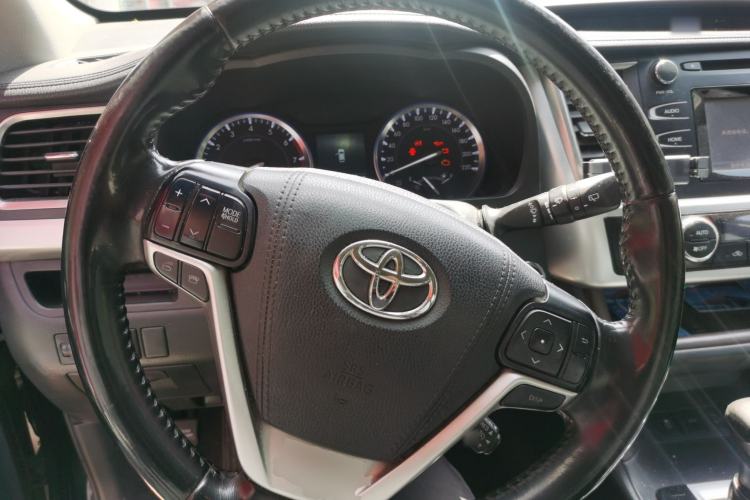 Used Toyota Highlander 2015 2.0T Four-Wheel Drive Luxury Edition 7-Seater Steering Wheel