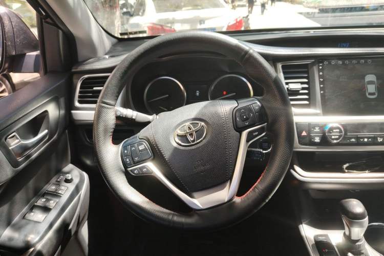 Used Toyota Highlander 2015 2.0T Four-Wheel Drive Luxury Edition 7-Seater Steering Wheel