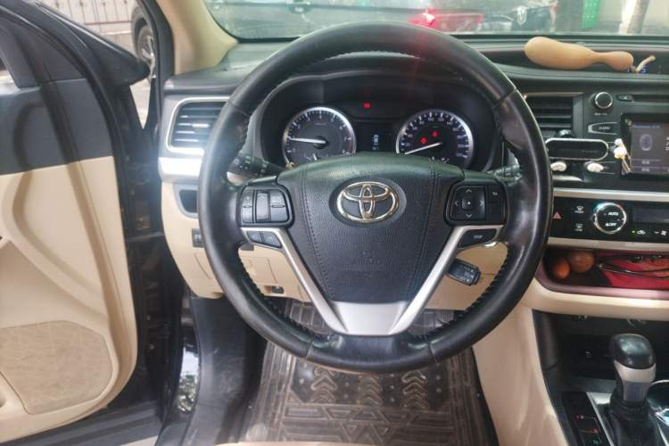 Used Toyota Highlander 2015 2.0T Four-Wheel Drive Luxury Edition 7-Seater Steering Wheel