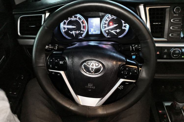 Used Toyota Highlander 2015 2.0T Four-Wheel Drive Luxury Edition 7-Seater Steering Wheel