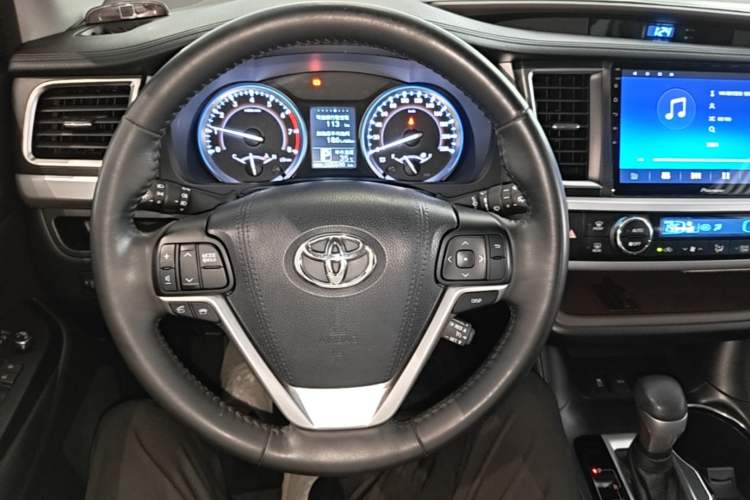 Used Toyota Highlander 2015 2.0T Four-Wheel Drive Luxury Edition 7-Seater Steering Wheel