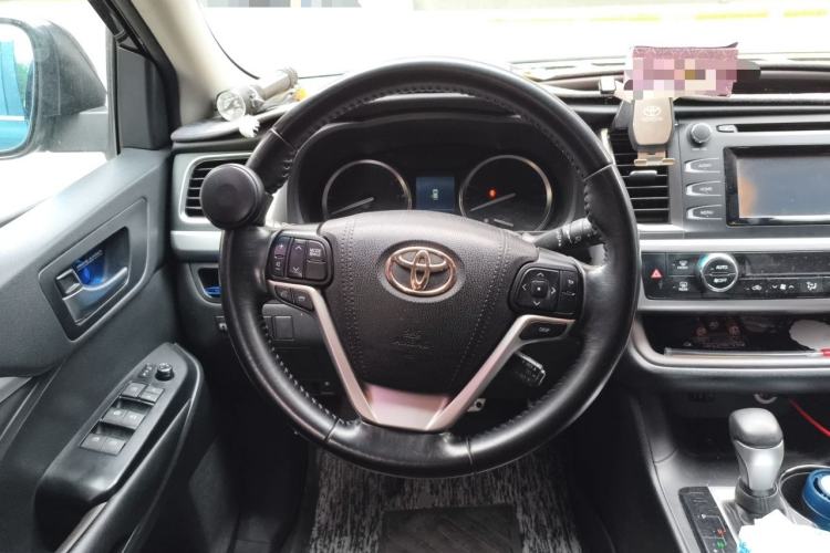 Used Toyota Highlander 2015 2.0T Four-Wheel Drive Luxury Edition 7-Seater Steering Wheel
