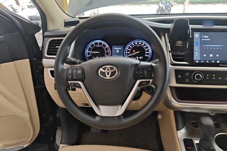 Used Toyota Highlander 2015 2.0T Two-Wheel Drive Elite Edition 5 Seats Steering Wheel