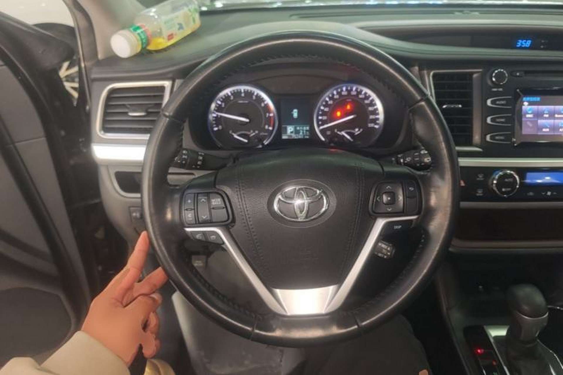 Used Toyota Highlander 2015 2.0T Four-Wheel Drive Luxury Edition 7-Seater Steering Wheel