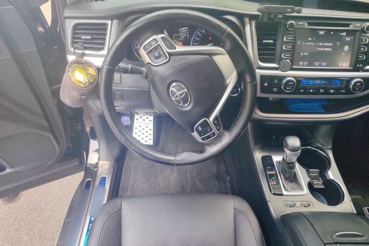 Used Toyota Highlander 2015 2.0T Four-Wheel Drive Ultimate Edition 7-Seater Steering Wheel