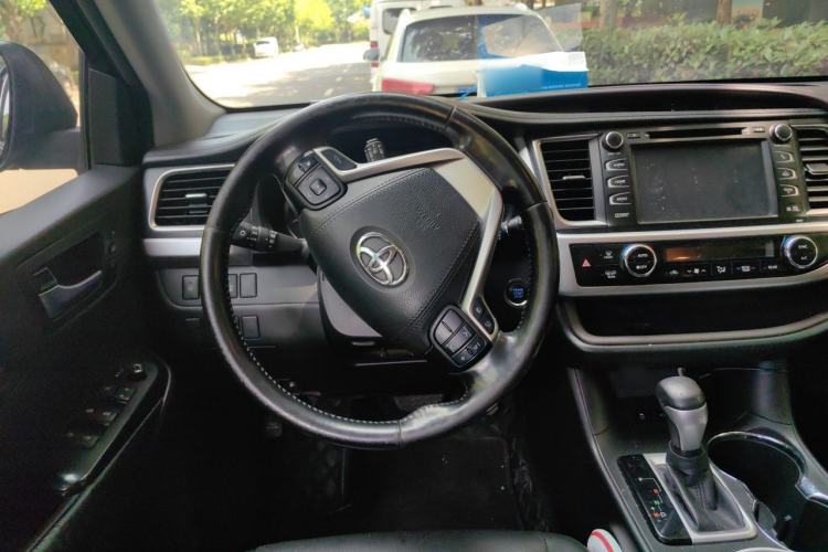 Used Toyota Highlander 2015 2.0T Four-Wheel Drive Ultimate Edition 7-Seater Steering Wheel