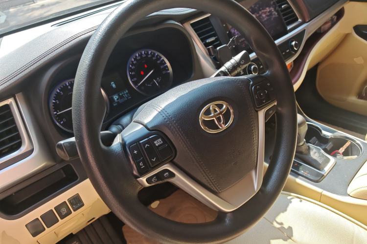 Used Toyota Highlander 2015 2.0T Four-Wheel Drive Elite Edition 7-Seater Steering Wheel