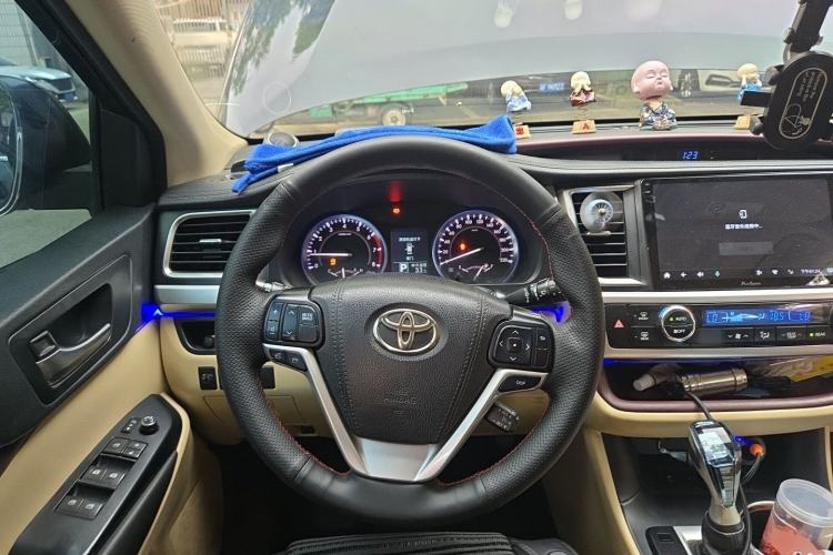 Used Toyota Highlander 2015 2.0T Four-Wheel Drive Luxury Edition 7-Seater Steering Wheel