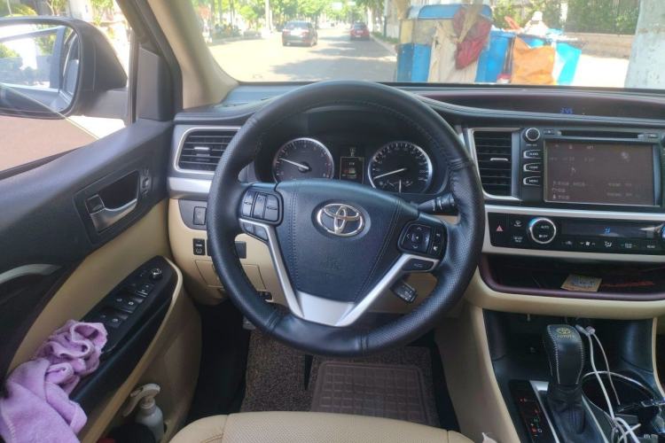 Used Toyota Highlander 2015 2.0T Four-Wheel Drive Ultimate Edition 7-Seater Steering Wheel