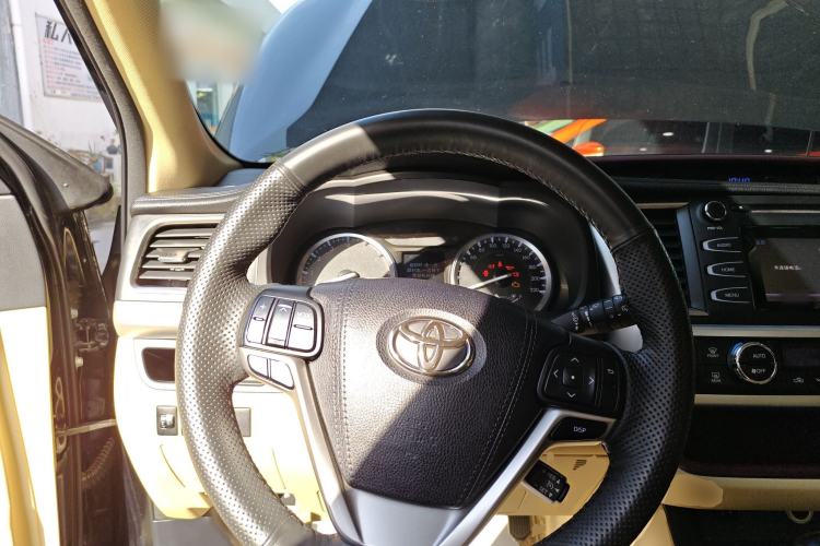 Used Toyota Highlander 2015 2.0T Four-Wheel Drive Luxury Edition 7-Seater Steering Wheel