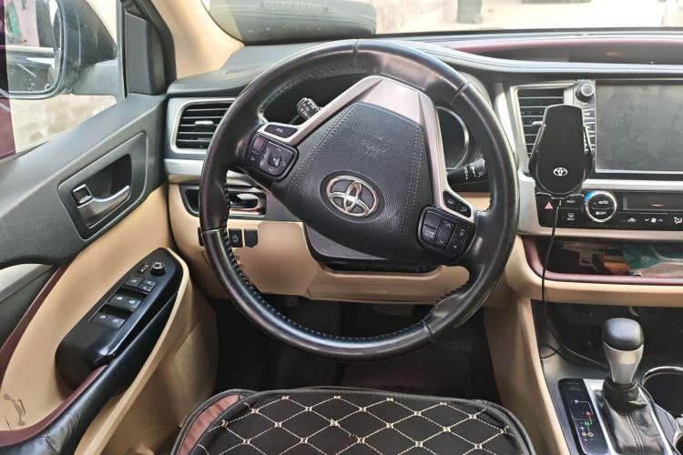 Used Toyota Highlander 2015 2.0T Four-Wheel Drive Luxury Edition 7-Seater Steering Wheel