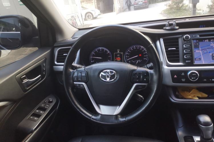 Used Toyota Highlander 2015 2.0T Four-Wheel Drive Ultimate Edition 7-Seater Steering Wheel