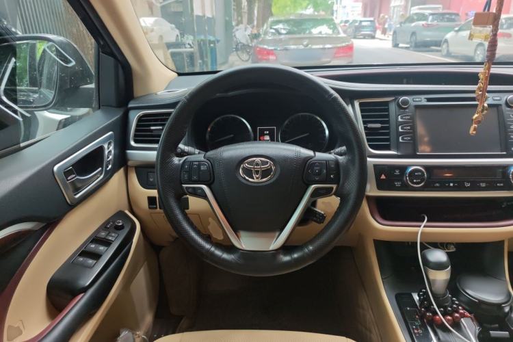 Used Toyota Highlander 2015 2.0T Four-Wheel Drive Ultimate Edition 7-Seater Steering Wheel