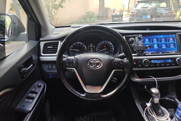 Used Toyota Highlander 2015 2.0T Four-Wheel Drive Ultimate Edition 7-Seater Steering Wheel