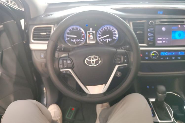 Used Toyota Highlander 2015 2.0T Four-Wheel Drive Ultimate Edition 7-Seater Steering Wheel