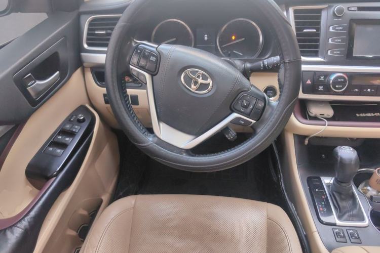 Used Toyota Highlander 2015 2.0T Four-Wheel Drive Luxury Edition 7-Seater Steering Wheel