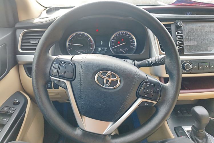 Used Toyota Highlander 2015 2.0T Two-Wheel Drive Elite Edition 7 Seats Steering Wheel