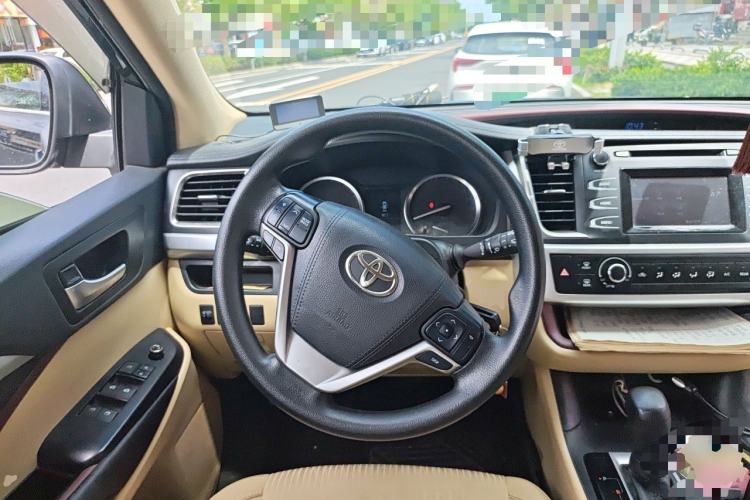 Used Toyota Highlander 2015 2.0T Two-Wheel Drive Elite Edition 5 Seats Steering Wheel