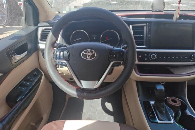 Used Toyota Highlander 2015 2.0T Two-Wheel Drive Elite Edition 7 Seats Steering Wheel