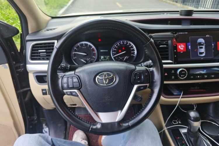 Used Toyota Highlander 2015 2.0T Four-Wheel Drive Luxury Edition 7-Seater Steering Wheel