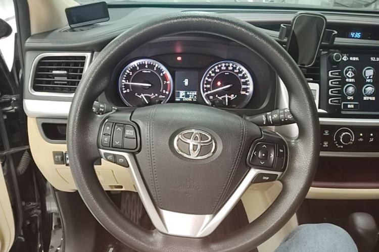 Used Toyota Highlander 2015 2.0T Two-Wheel Drive Elite Edition 5 Seats Steering Wheel