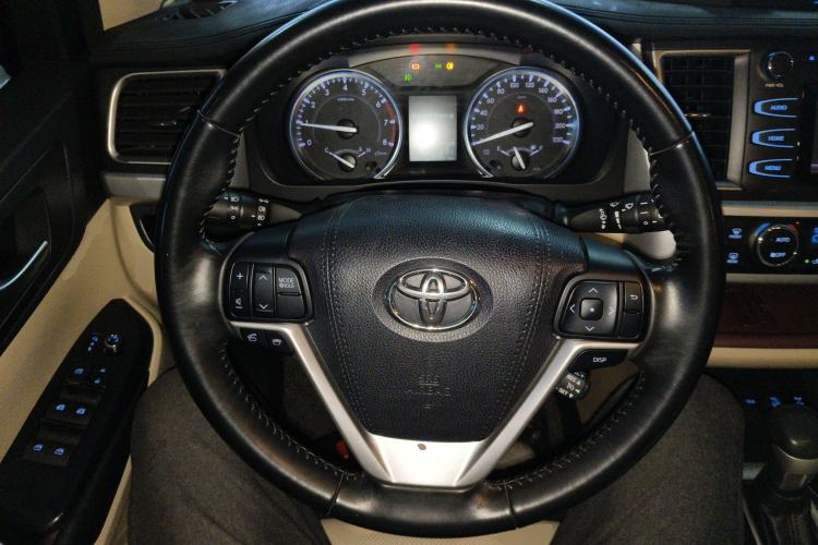 Used Toyota Highlander 2015 2.0T Four-Wheel Drive Luxury Edition 7-Seater Steering Wheel