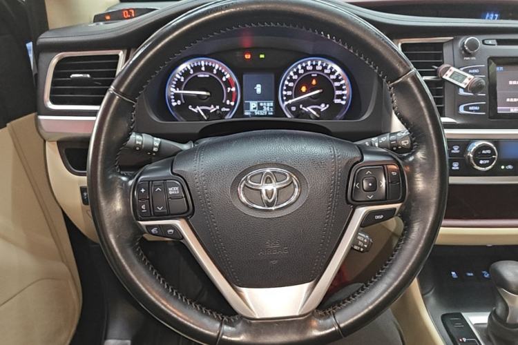 Used Toyota Highlander 2015 2.0T Four-Wheel Drive Luxury Edition 7-Seater Steering Wheel