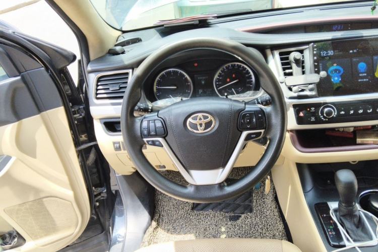 Used Toyota Highlander 2015 2.0T Two-Wheel Drive Elite Edition 5 Seats Steering Wheel