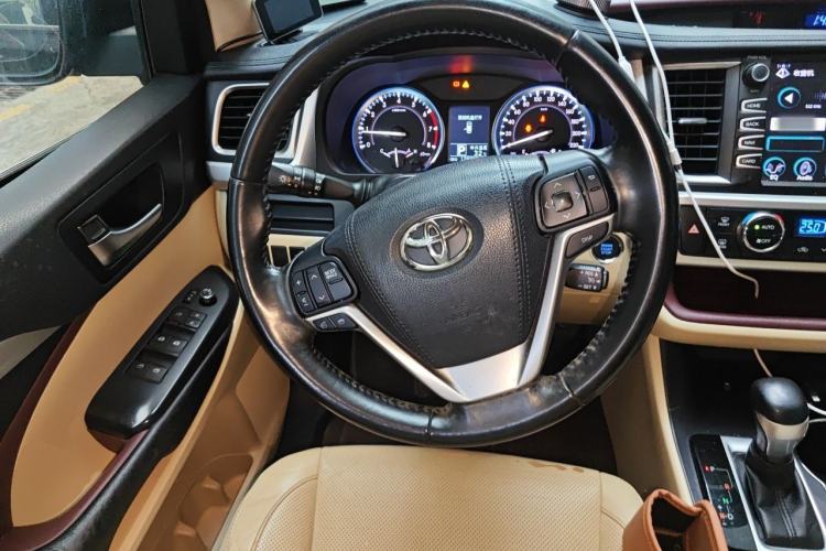Used Toyota Highlander 2015 2.0T Four-Wheel Drive Luxury Edition 7-Seater Steering Wheel
