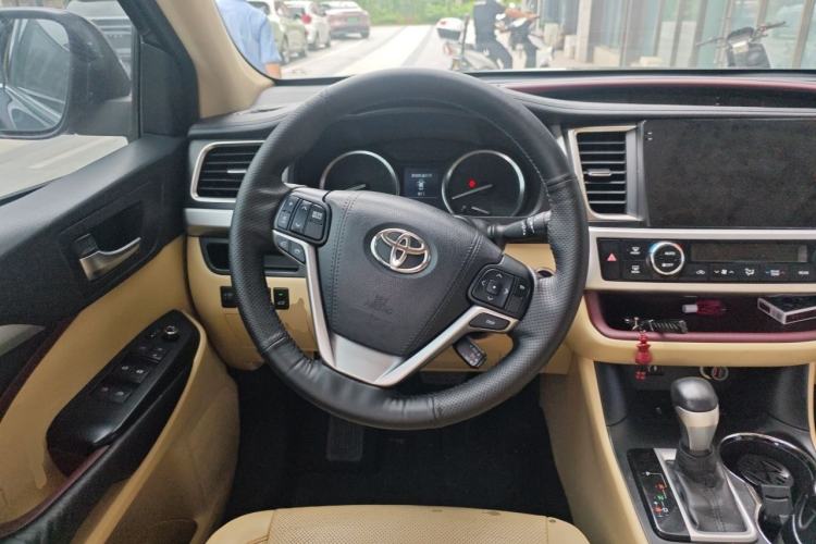 Used Toyota Highlander 2015 2.0T Four-Wheel Drive Luxury Edition 7-Seater Steering Wheel