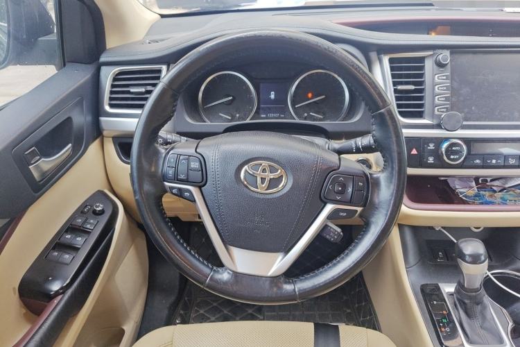 Used Toyota Highlander 2015 2.0T Four-Wheel Drive Luxury Edition 7-Seater Steering Wheel