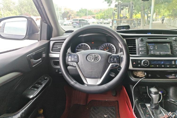 Used Toyota Highlander 2015 2.0T Four-Wheel Drive Luxury Edition 7-Seater Steering Wheel