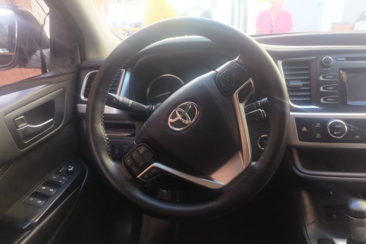 Used Toyota Highlander 2015 2.0T Four-Wheel Drive Luxury Edition 7-Seater Steering Wheel