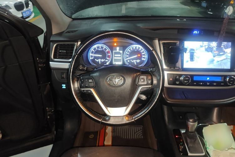 Used Toyota Highlander 2015 2.0T Four-Wheel Drive Ultimate Edition 7-Seater Steering Wheel